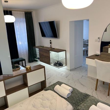 La Luna Deluxe apartman 5* + besplatan natkriveni parking Nasice Exteriör bild