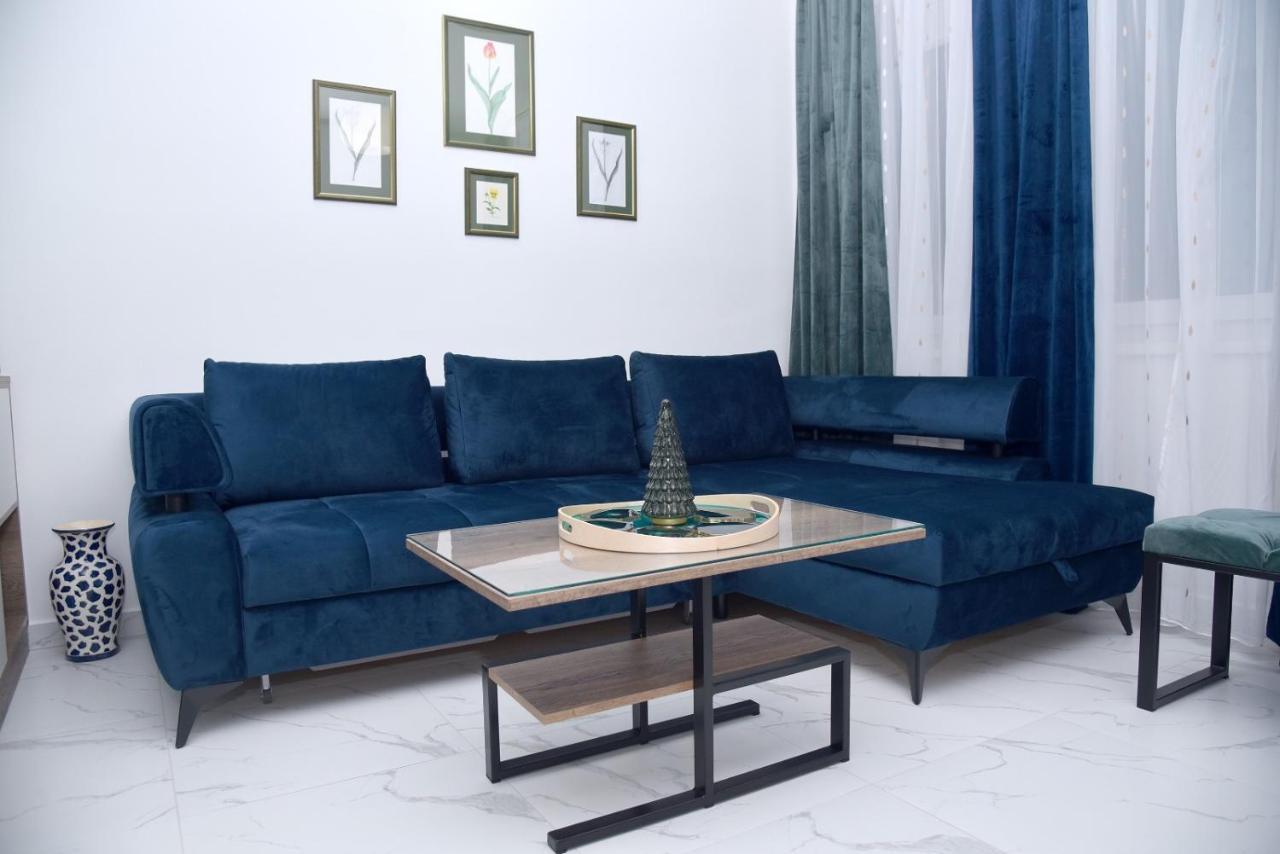 La Luna Deluxe apartman 5* + besplatan natkriveni parking Nasice Exteriör bild