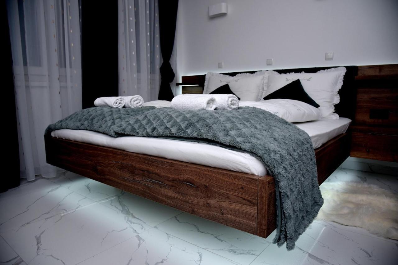 La Luna Deluxe apartman 5* + besplatan natkriveni parking Nasice Exteriör bild