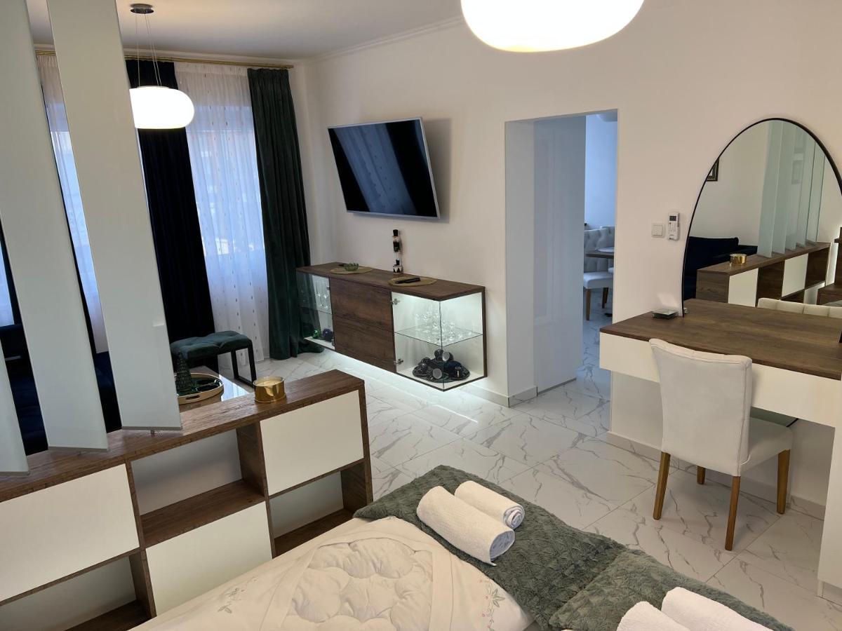La Luna Deluxe apartman 5* + besplatan natkriveni parking Nasice Exteriör bild