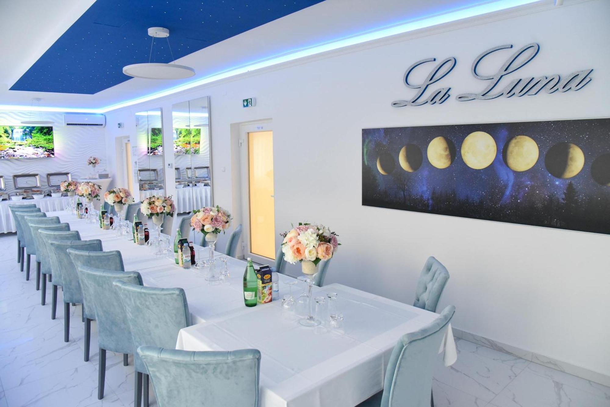 La Luna Deluxe apartman 5* + besplatan natkriveni parking Nasice Exteriör bild