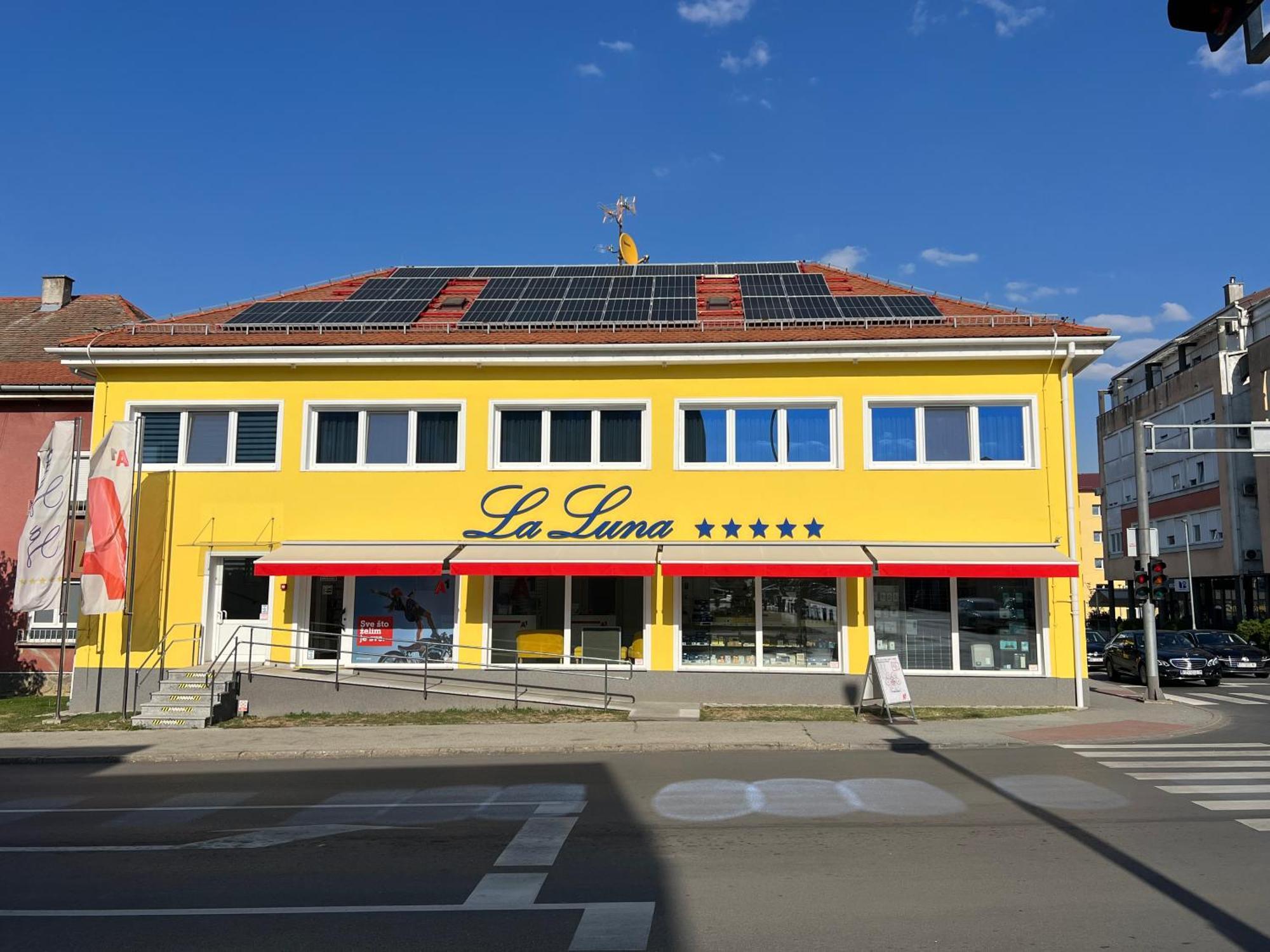 La Luna Deluxe apartman 5* + besplatan natkriveni parking Nasice Exteriör bild