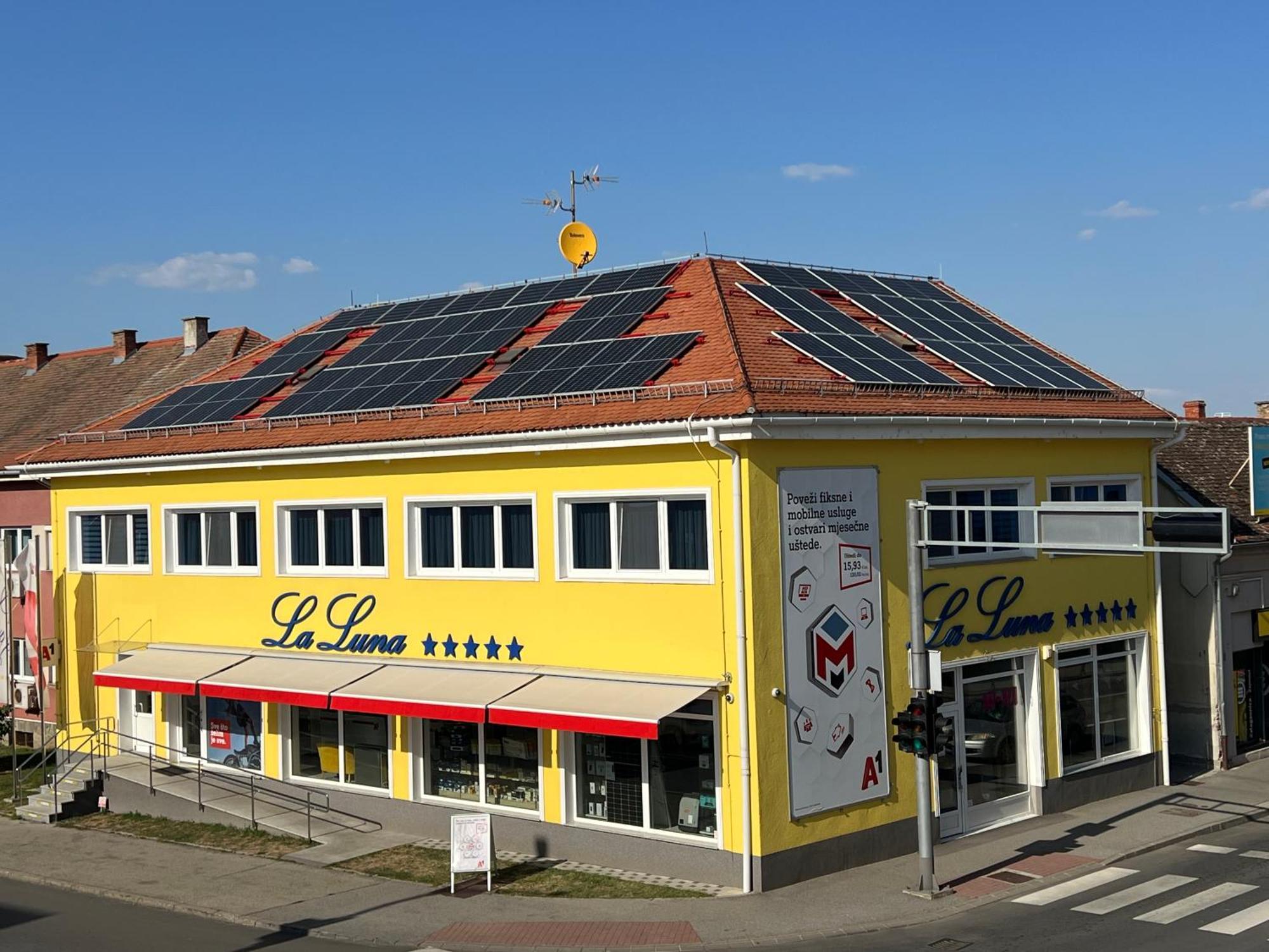 La Luna Deluxe apartman 5* + besplatan natkriveni parking Nasice Exteriör bild
